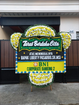 Papan Bunga Duka di Lolu Utara