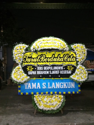 Papan Bunga Duka di Lolu Utara